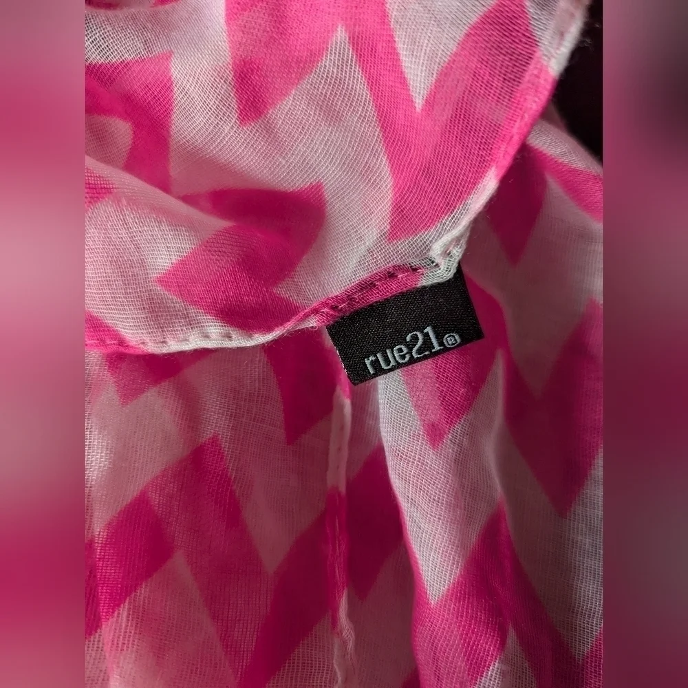 EUC Rue21 Pink White Infinity Scarf O/S